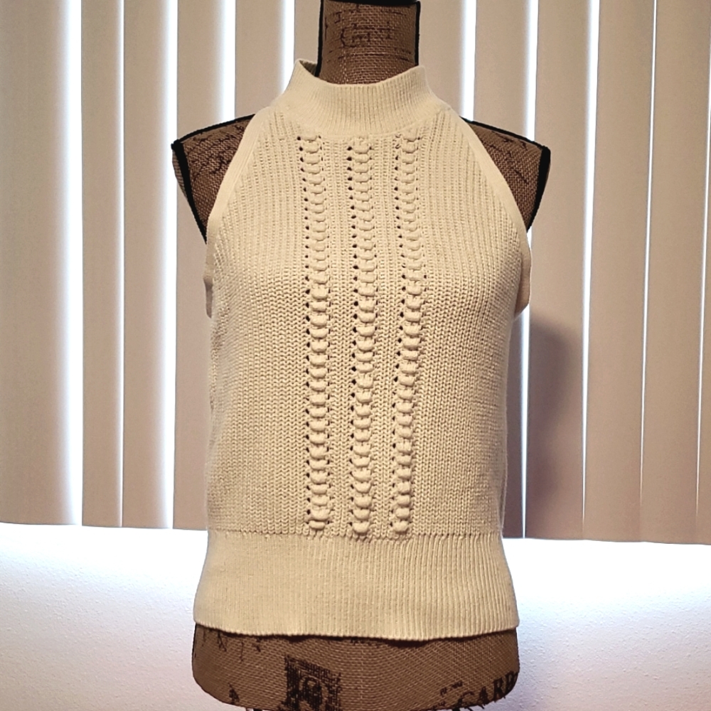 The Limited White sleeveless crew neck cable knit sweater sz. Lg. - Picture 3 of 7